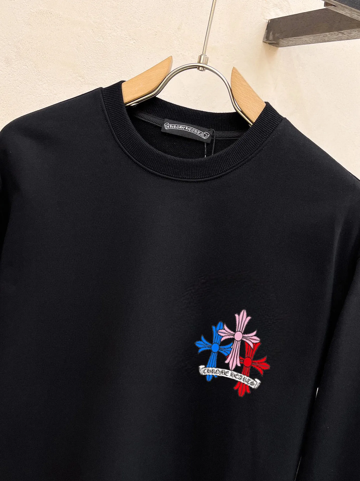 🅿️220 brand [ChampionHearts] (good news for fat people) 2025ss autumn latest long-sleeved round-neck sweatshirt, available simultaneously on the official website. Refreshing and breathable. Made of top Tencel Roman. Comfortable and soft. 3D three-dimensional clarity. Super fashion sense. Great gift for personal use. Size: M-5XL (can wear up to 220 pounds)